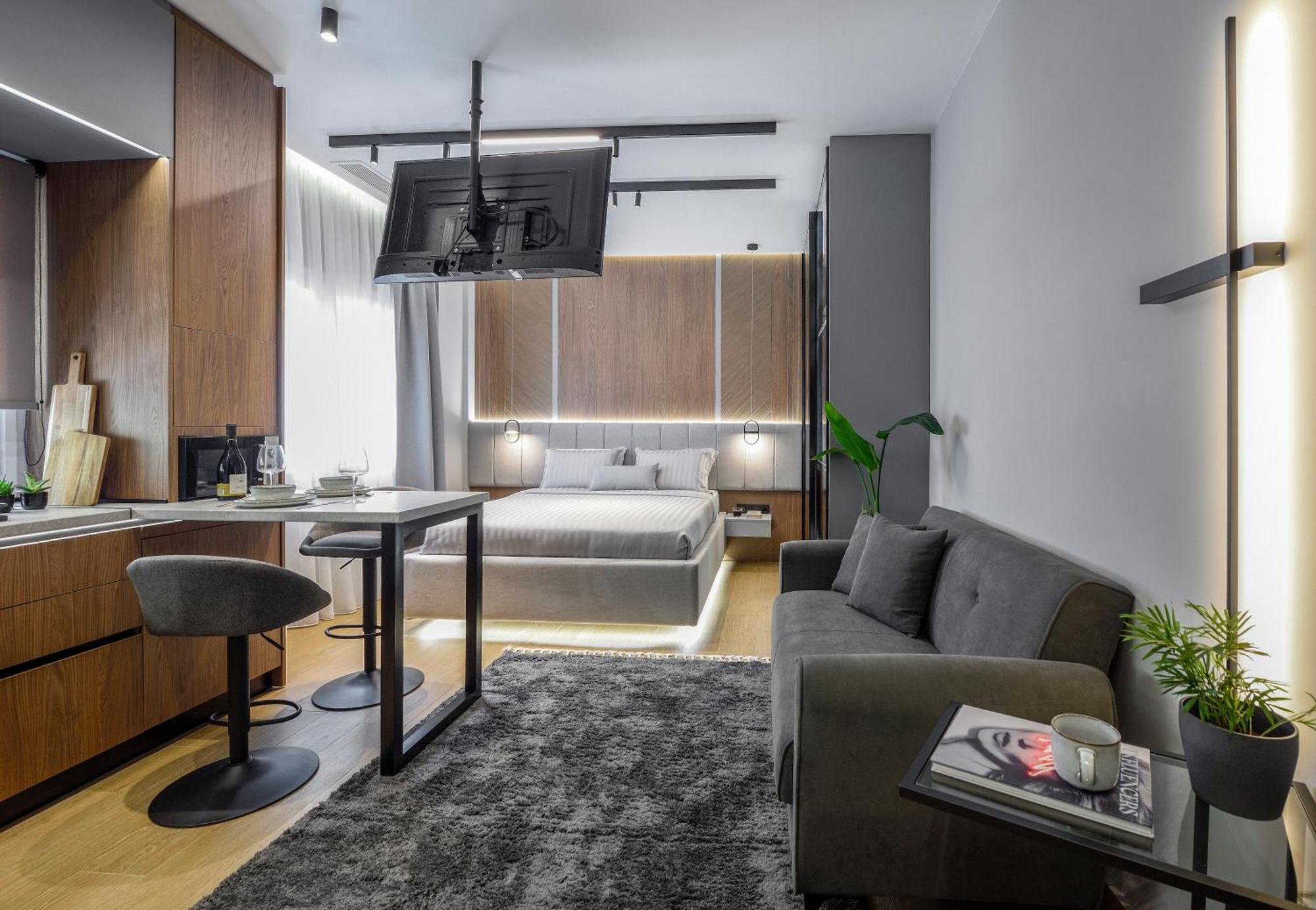Aristotelian Virtues - Tharros Apartment *